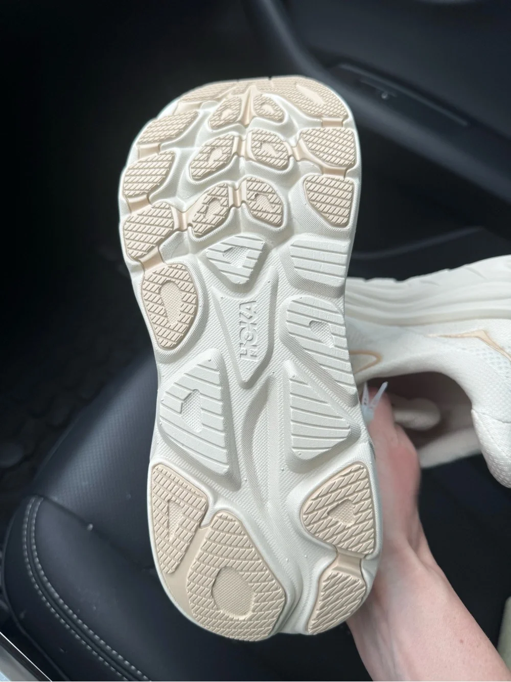 Hoka Clifton 10 Women's Cream/Beige Neutral-Style Running Shoe size 9